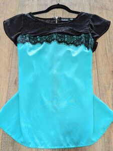 Allen B Top Womens Medium Turquoise Blue Short Sleeve Lace Trim Casual Blouse